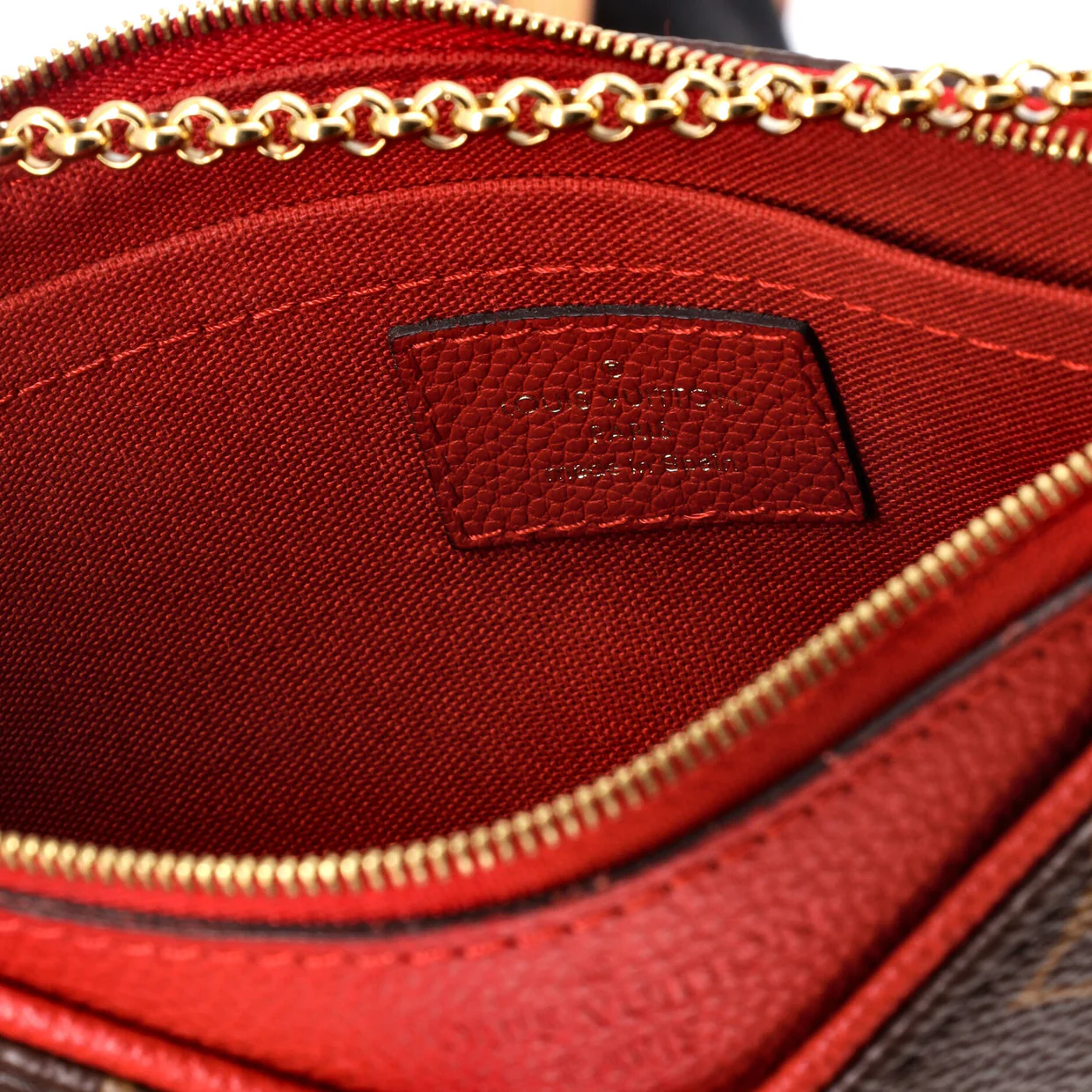 Charm O Case Pouch Chevron Lambskin Medium - Deep Luxury