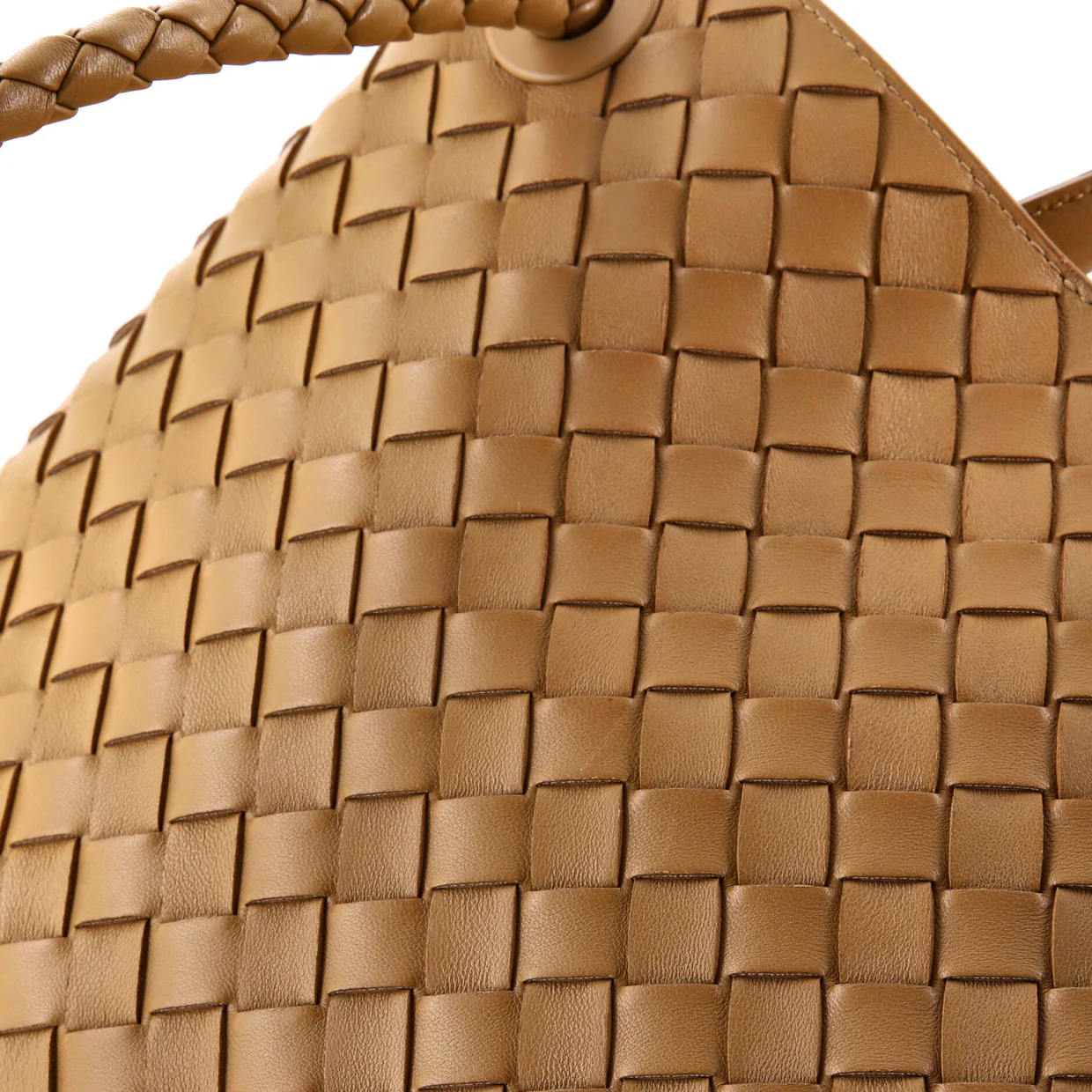 Andiamo Top Handle Bag Intrecciato Nappa Medium - Deep Luxury