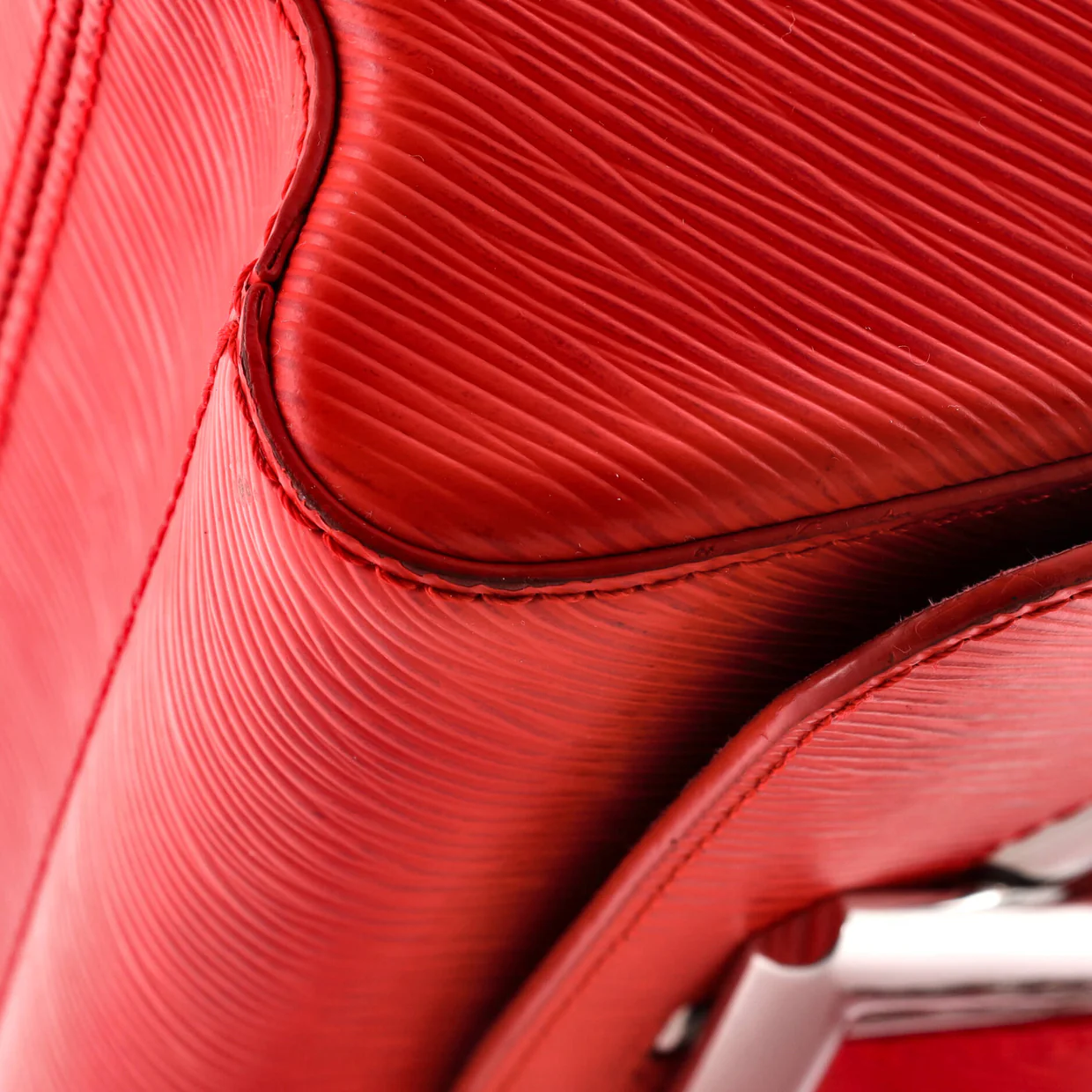 Twist Handbag Epi Leather MM - Deep Luxury