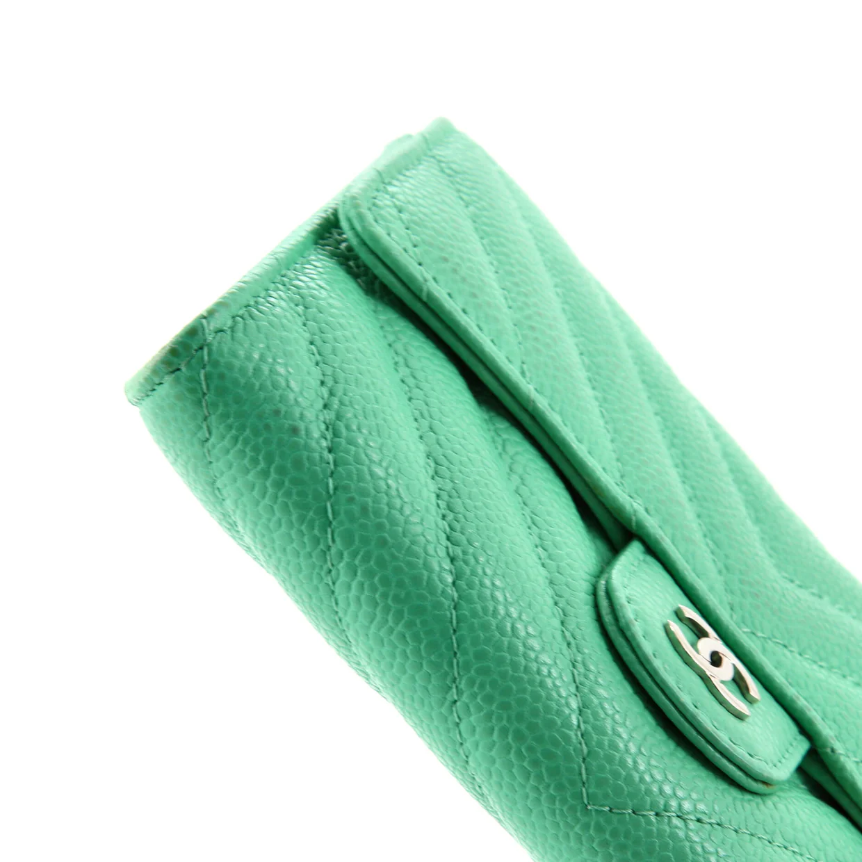 CC Gusset Classic Flap Wallet Quilted Caviar Medium - Deep Luxury