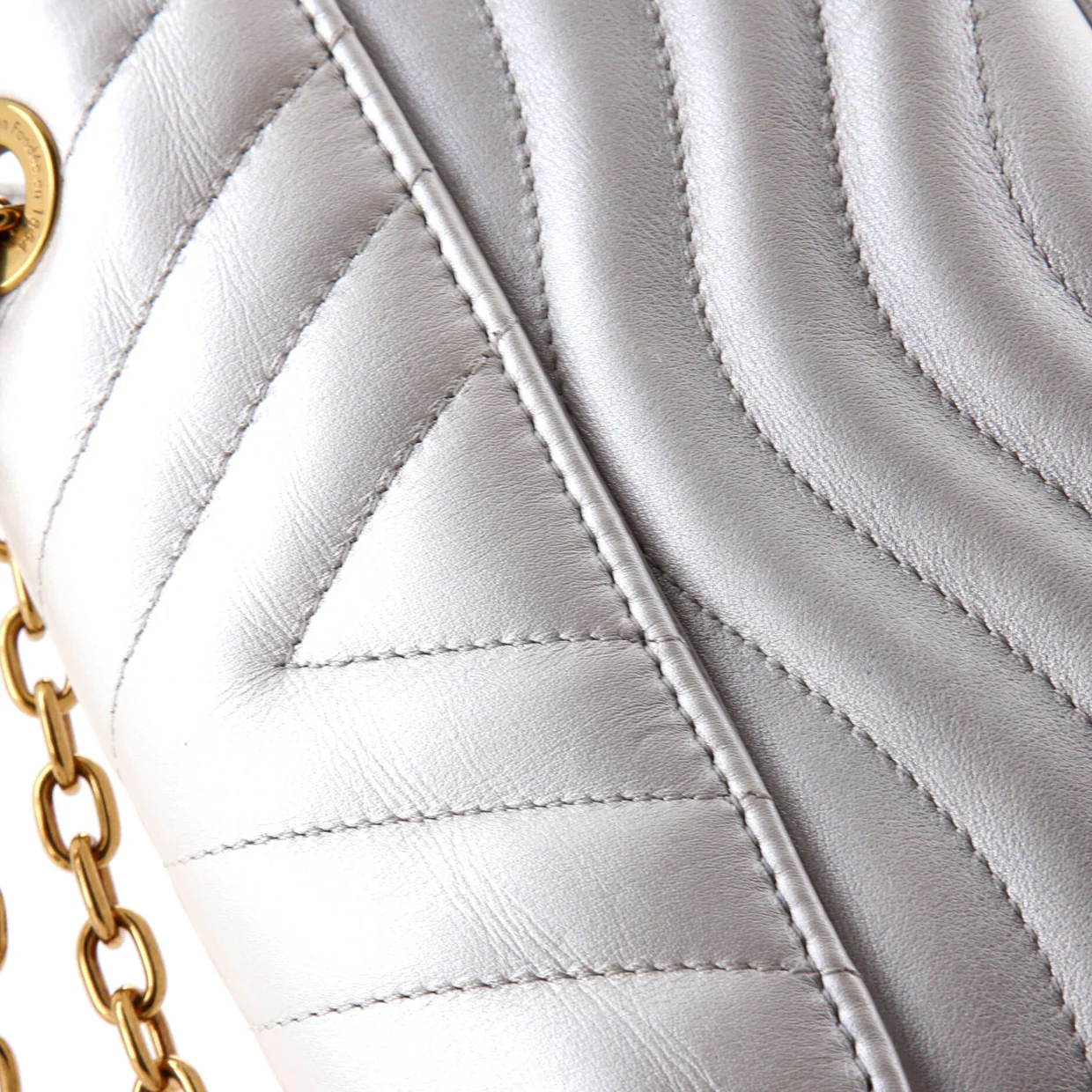 New Wave Chain Bag NM Quilted Leather MM - Deep Luxury