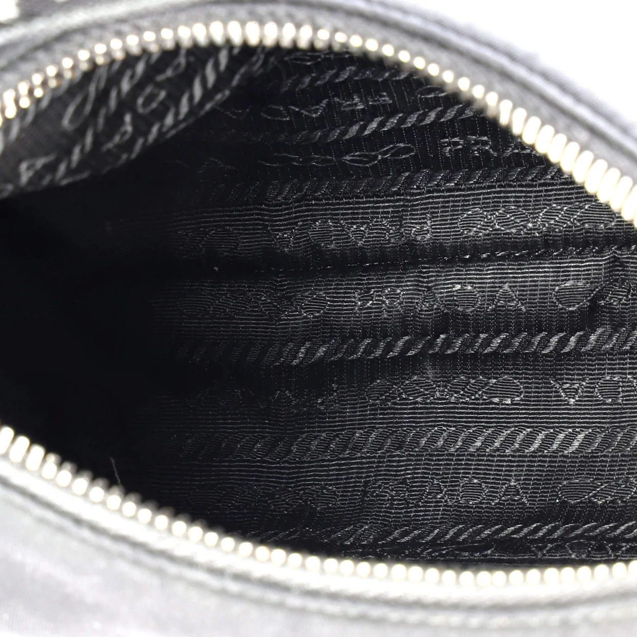 Re-Edition 2005 Shoulder Bag Tessuto Small - Deep Luxury