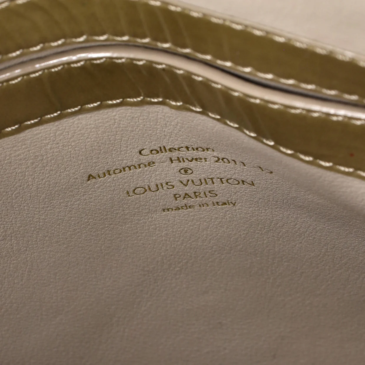 Lockit Handbag Shearling - Deep Luxury