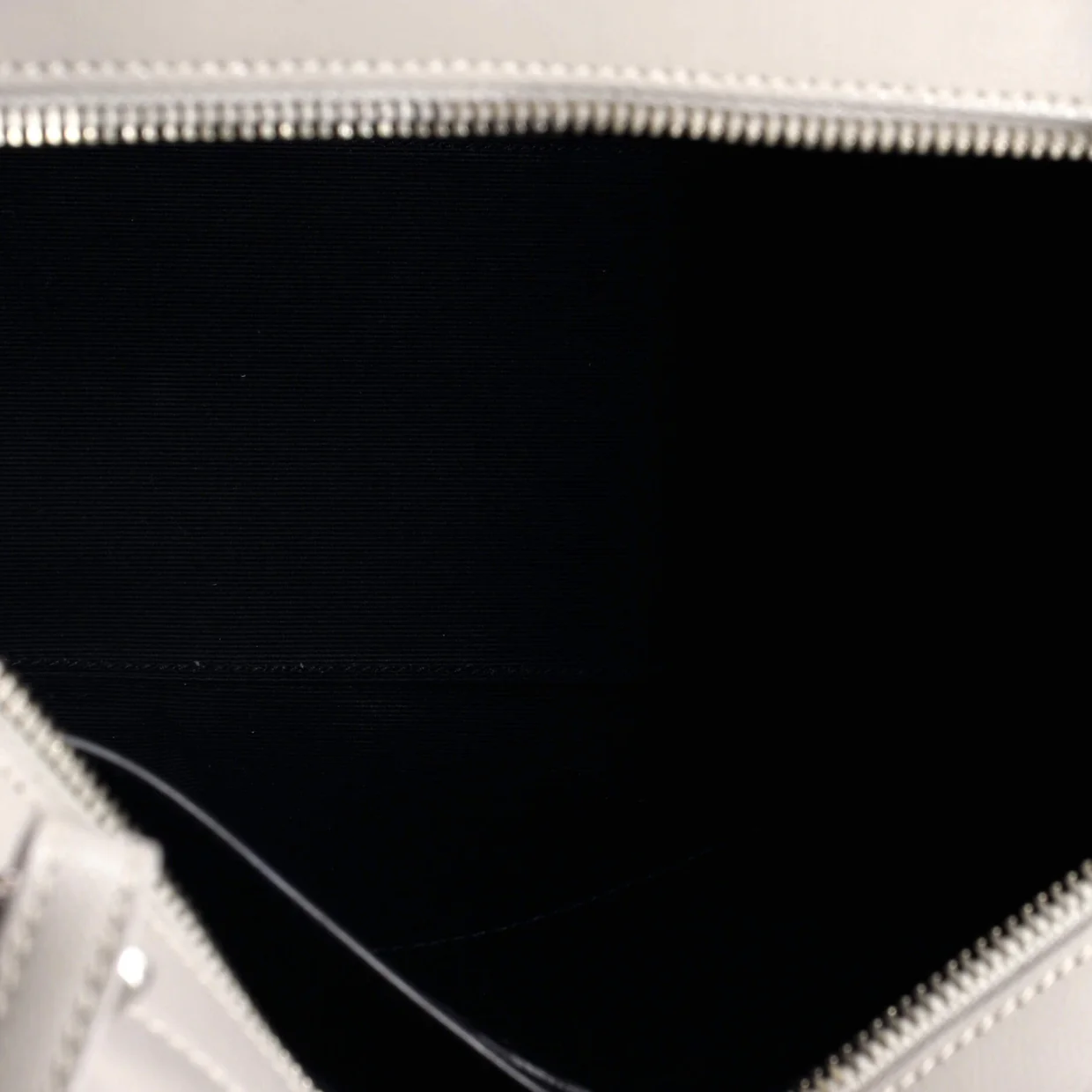 Uptown Tote Leather Small - Deep Luxury