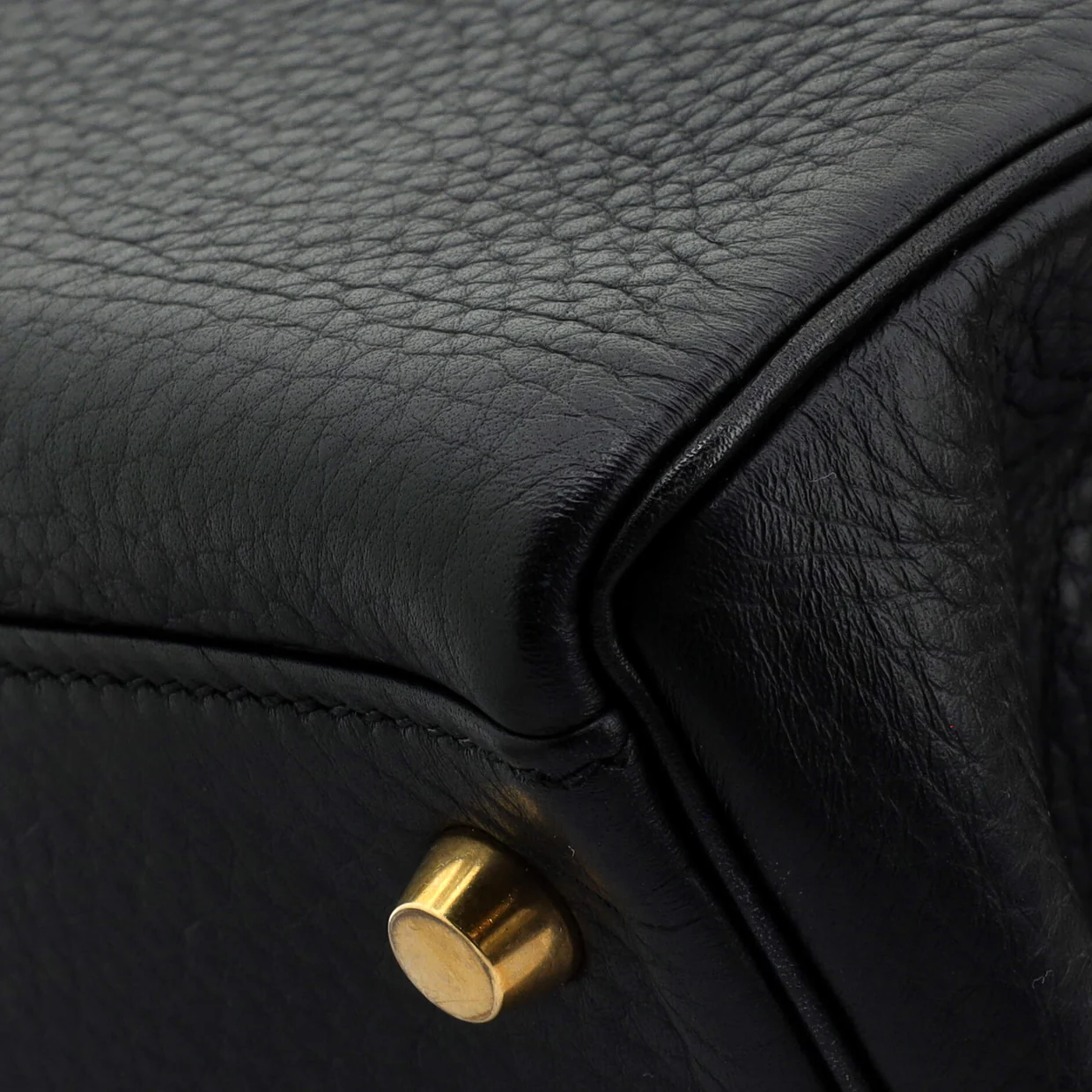 Kelly Handbag Noir Clemence with Gold Hardware 32 - Deep Luxury
