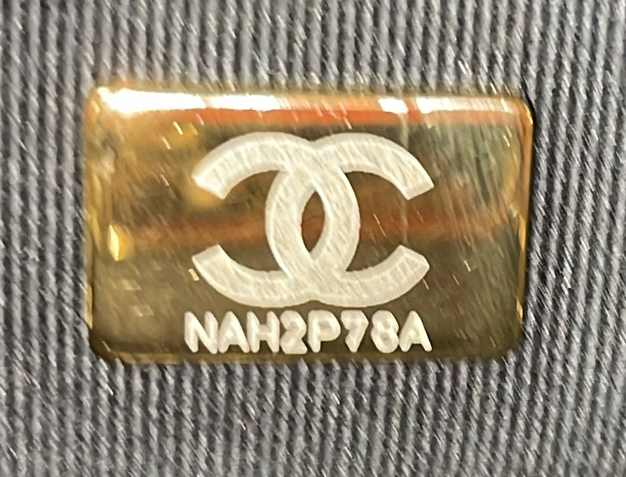 Kiss Lock Frame Shoulder Bag Quilt Lambskin Small - Deep Luxury