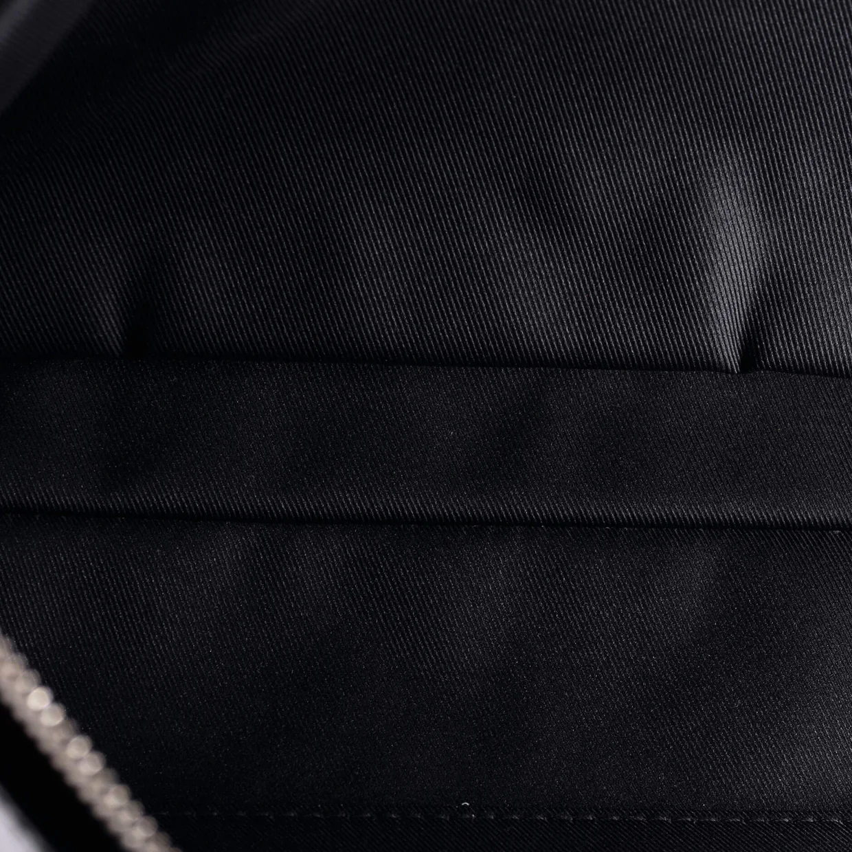 Anton Soft Briefcase Taiga Leather - Deep Luxury