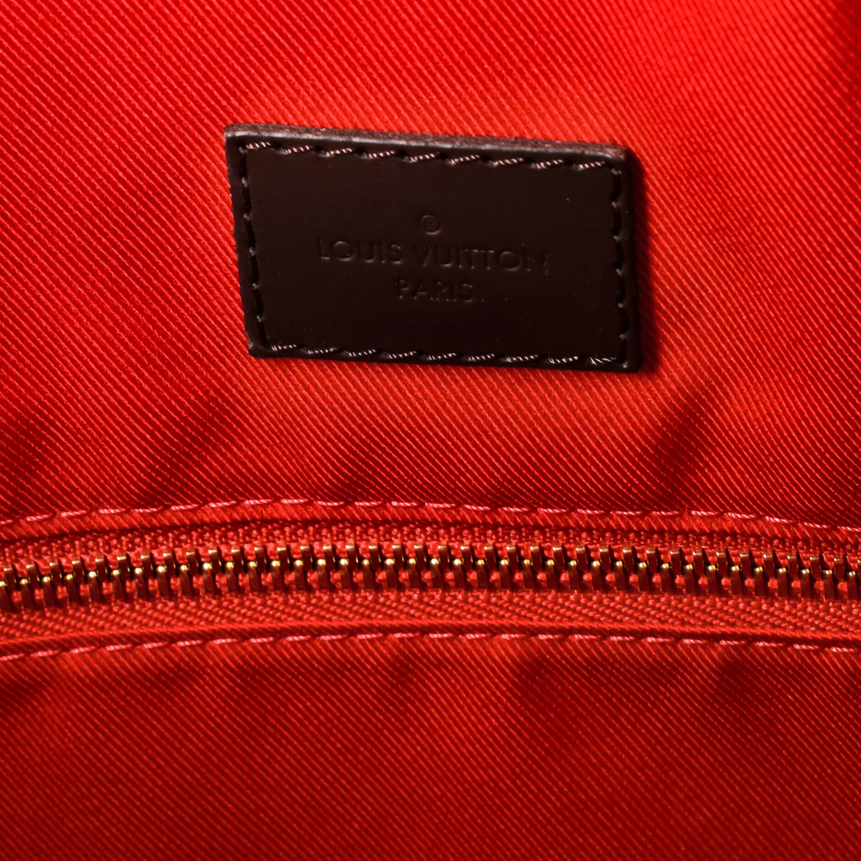 Graceful Handbag Damier MM - Deep Luxury