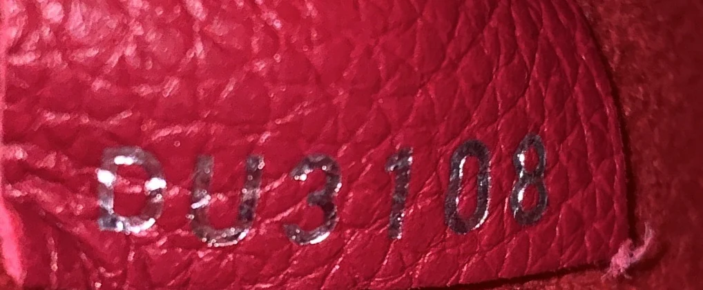 Lockme Ever Handbag Leather MM - Deep Luxury