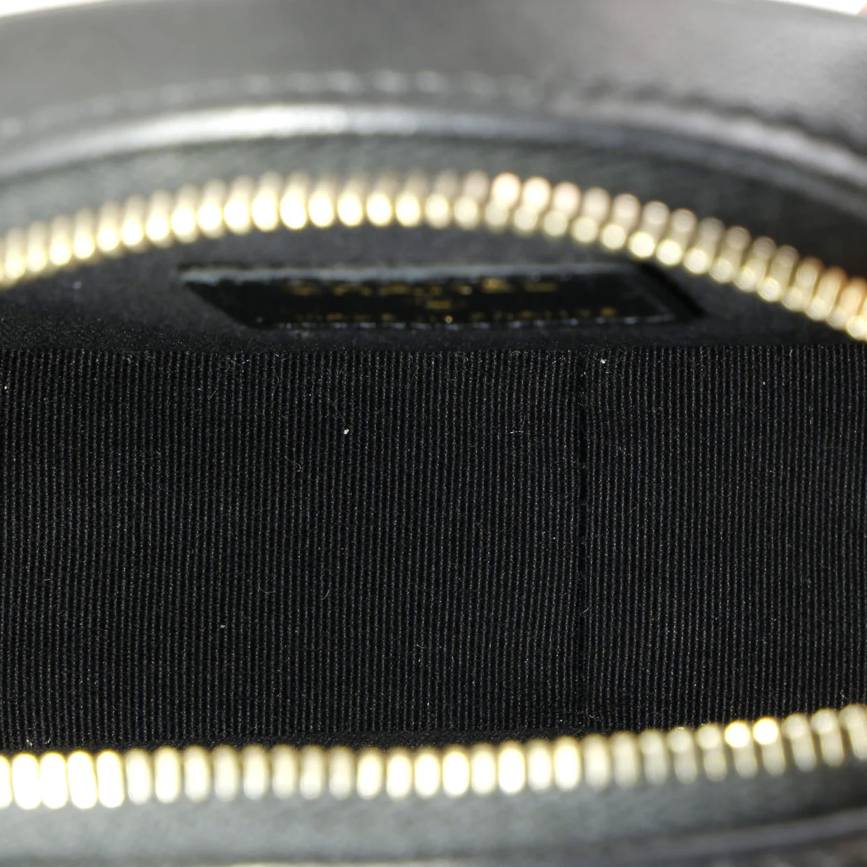 Logo Plate Oval Clutch With Chain Metal and Lambskin - Deep Luxury