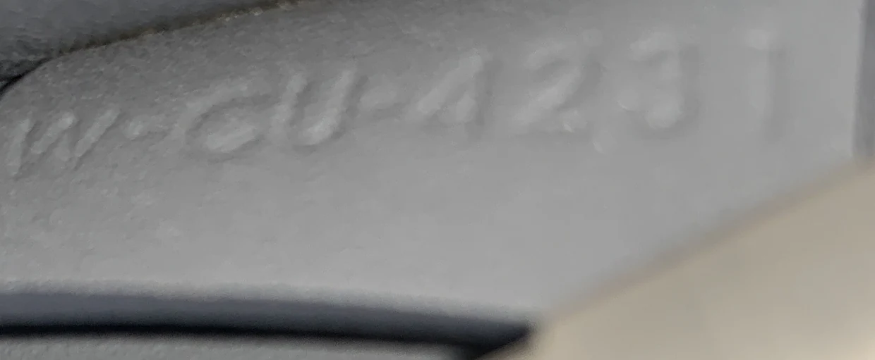 Triomphe East-West Shoulder Bag Smooth Calfskin - Deep Luxury