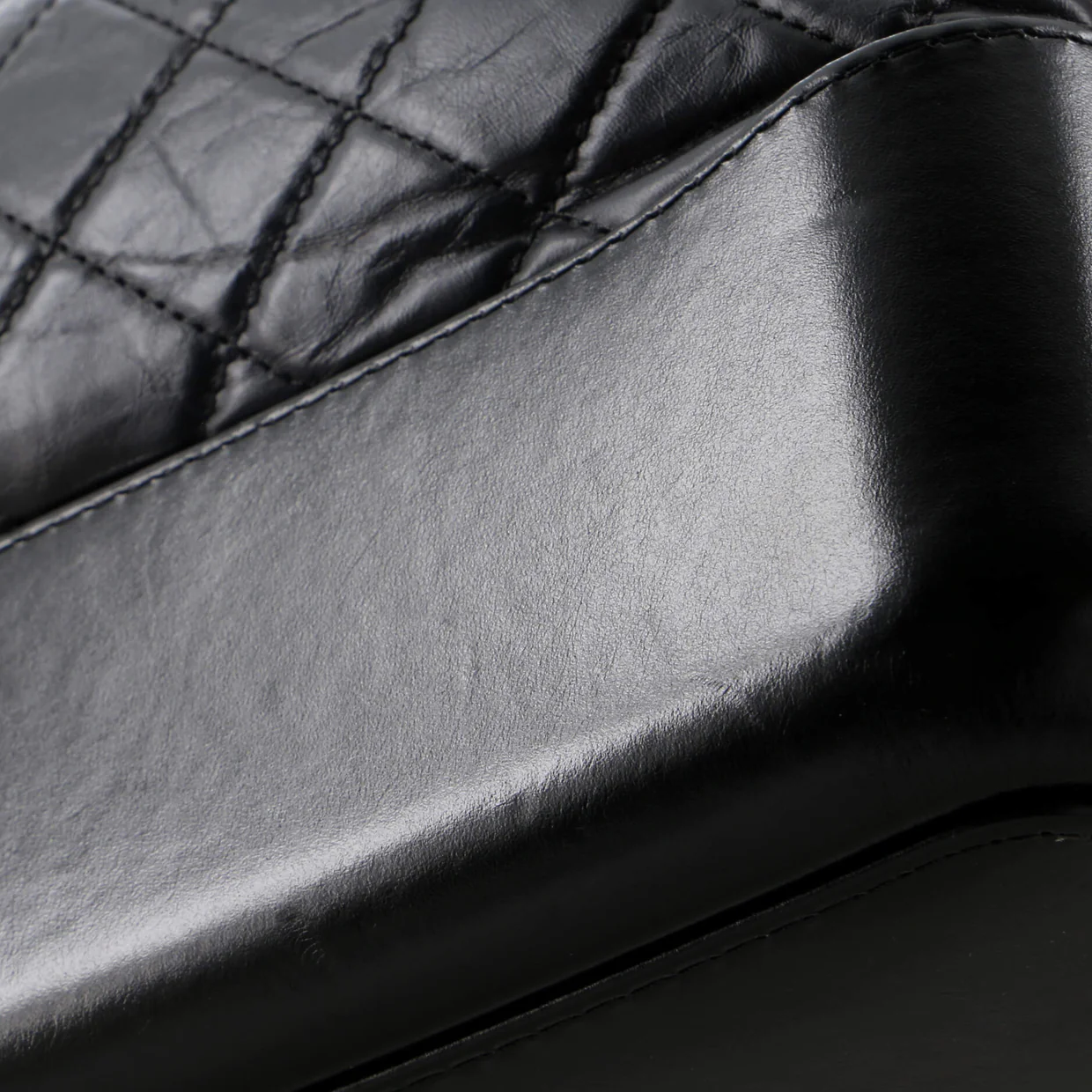 Gabrielle Hobo Quilted Aged Calfskin Medium - Deep Luxury