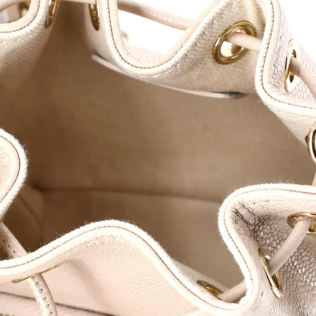 Business Affinity Drawstring Bucket Bag Quilted Caviar Mini - Deep Luxury