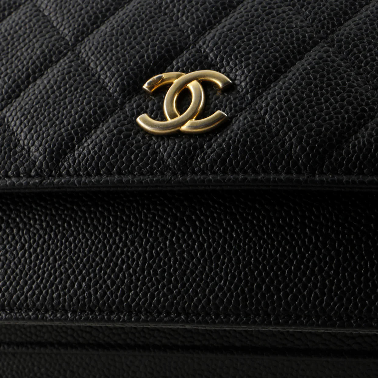 CC Front Pocket Clutch with Chain Quilted Caviar Small - Deep Luxury