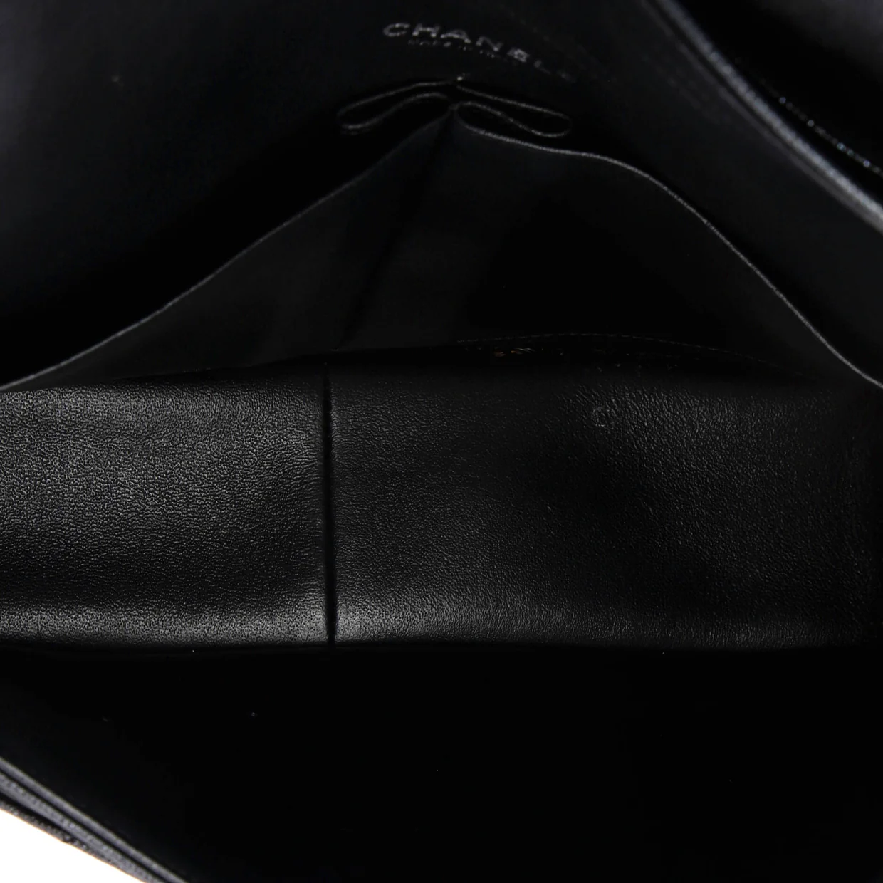 Classic Double Flap Bag Quilted Iridescent Caviar Jumbo - Deep Luxury