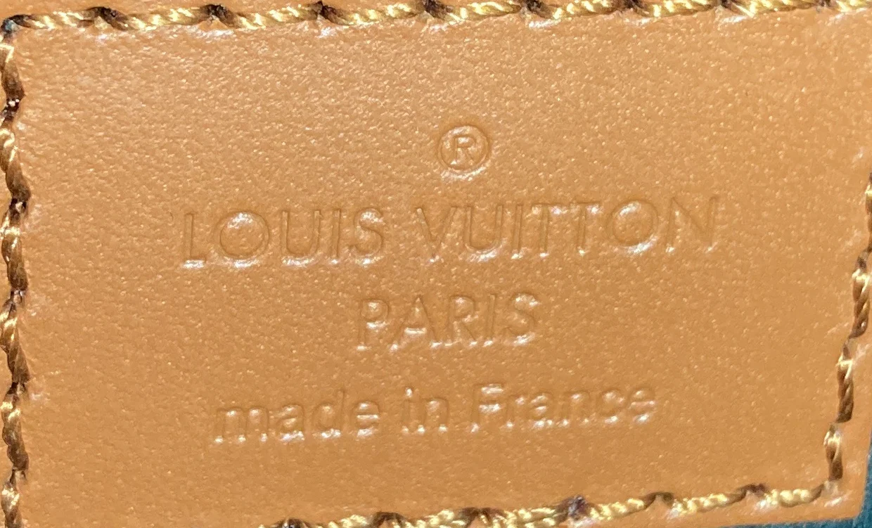 Dauphine Shoulder Bag Reverse Monogram Canvas MM - Deep Luxury