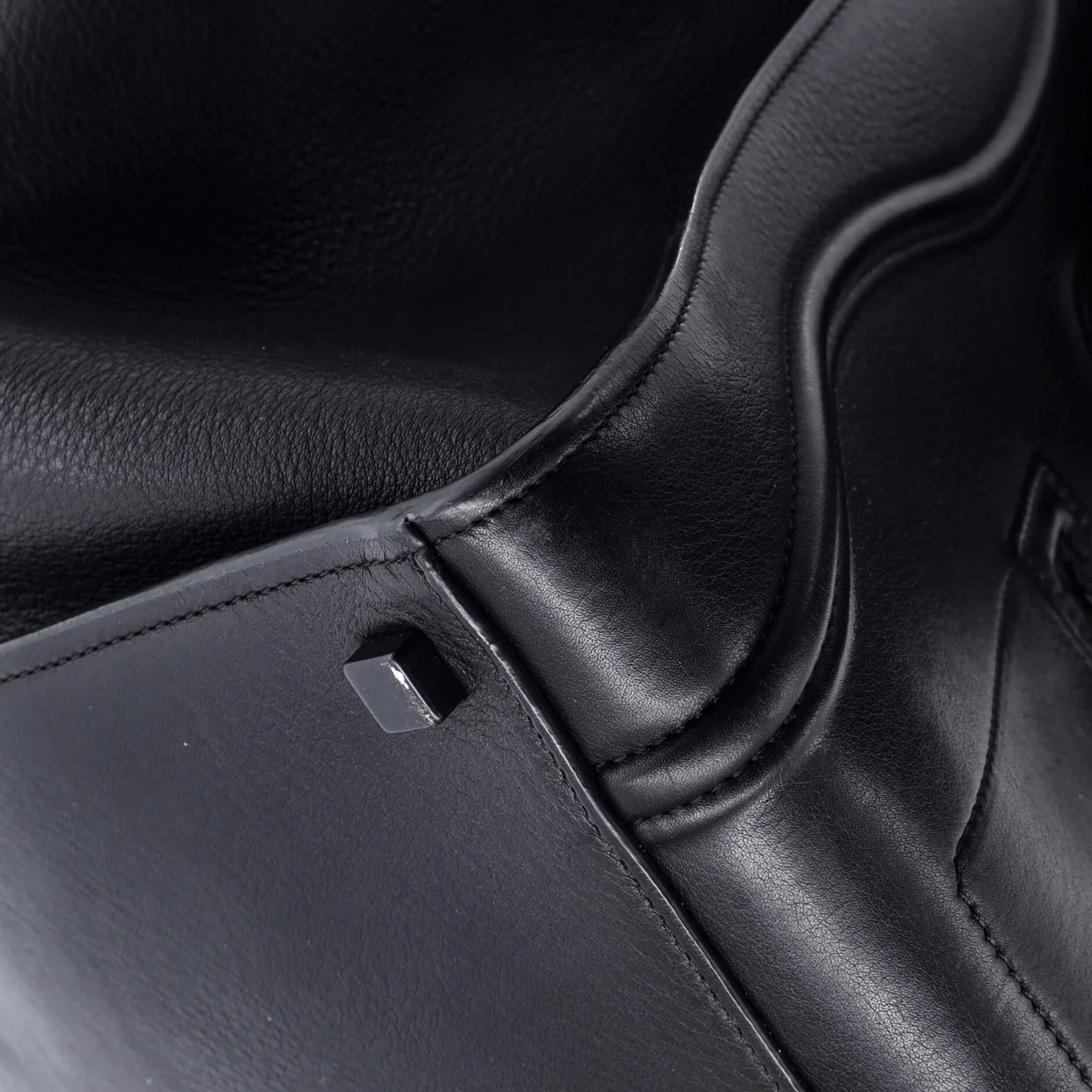 Phantom Bag Grainy Leather Medium - Deep Luxury