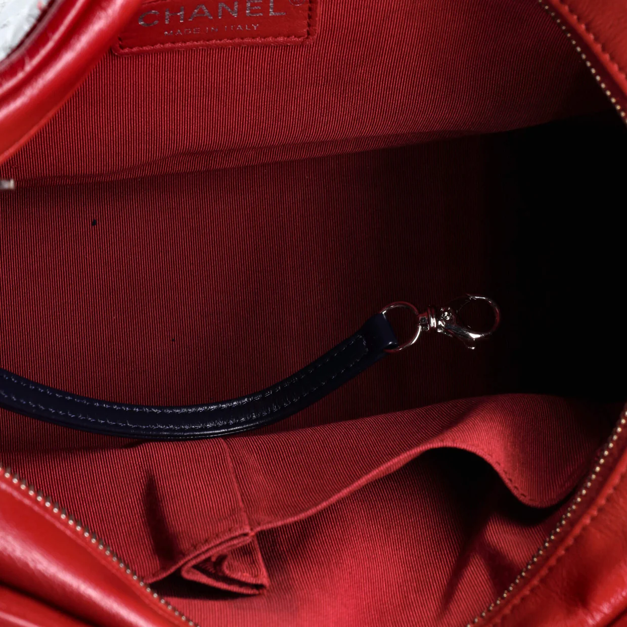 Gabrielle Hobo Quilted Metallic Aged Calfskin Medium - Deep Luxury