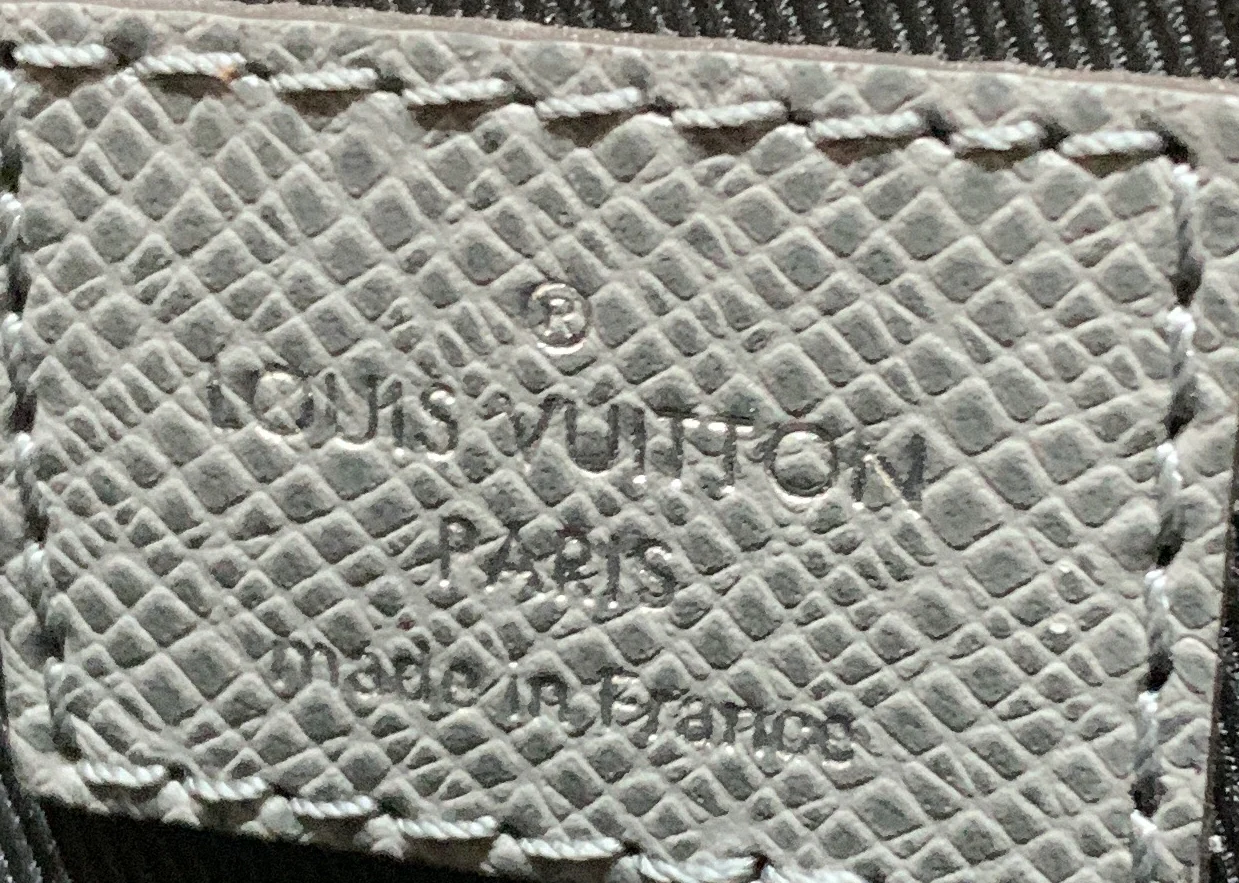 Slim Briefcase Taiga Leather - Deep Luxury