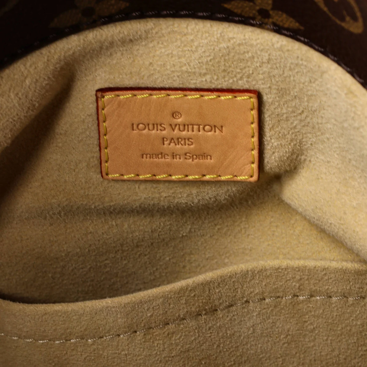 Artsy Handbag Monogram Canvas MM - Deep Luxury