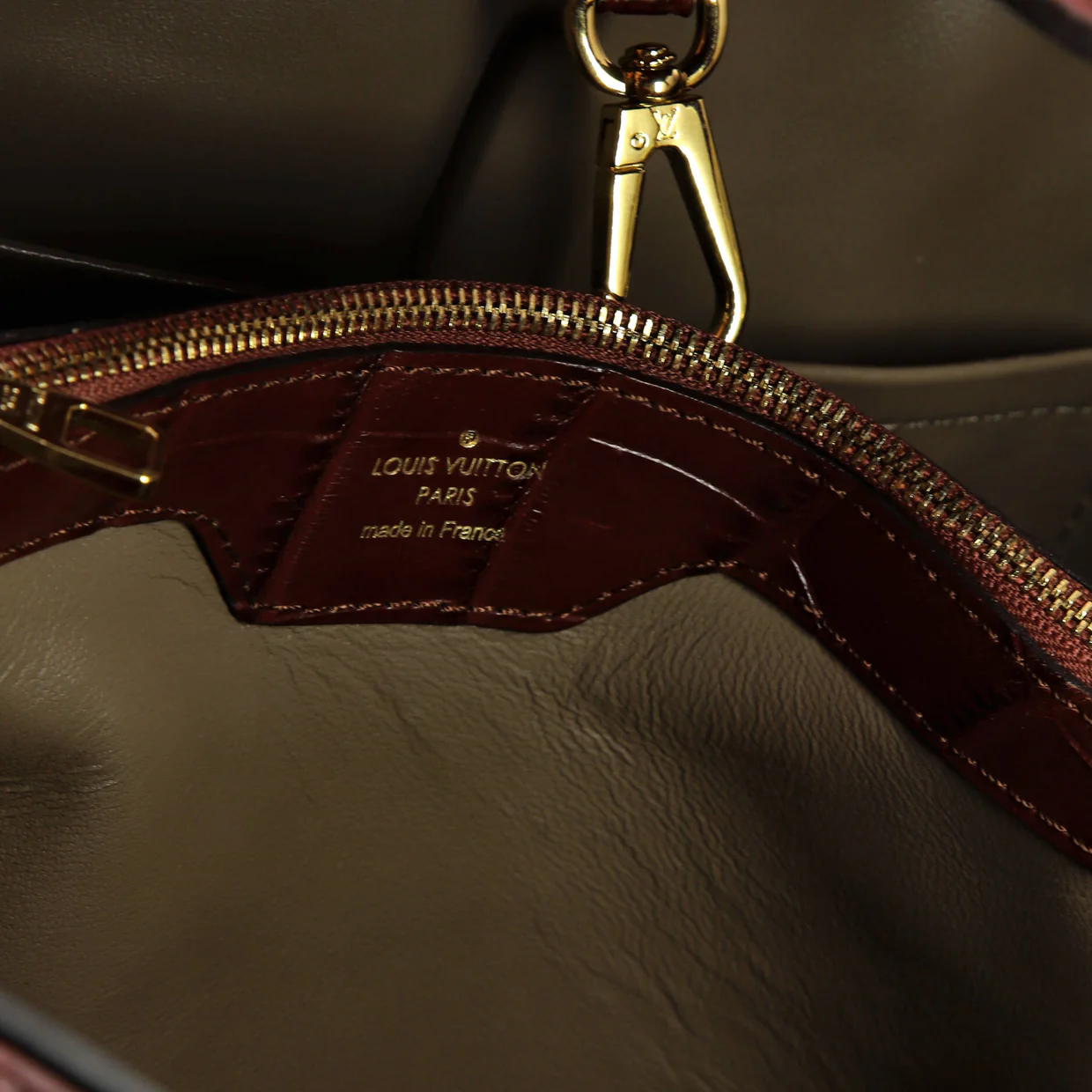 Capucines Bag Crocodile MM - Deep Luxury