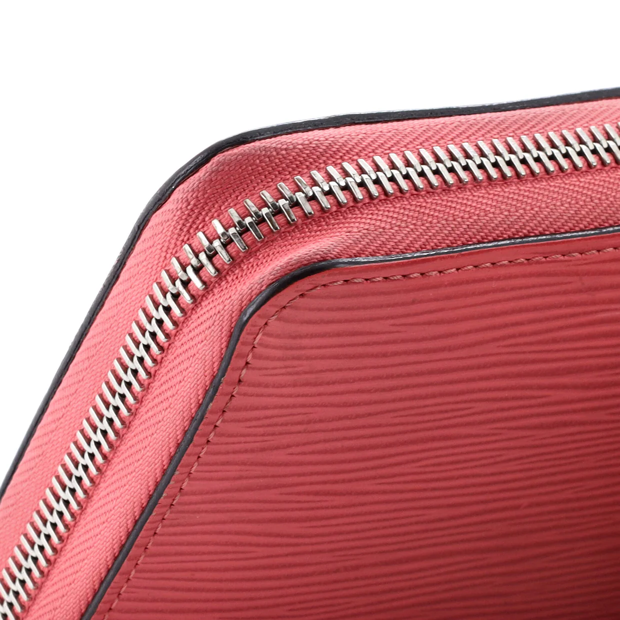 Zippy Wallet Epi Leather - Deep Luxury