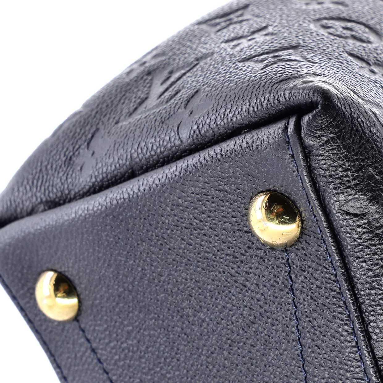 V Tote Monogram Empreinte Leather MM - Deep Luxury