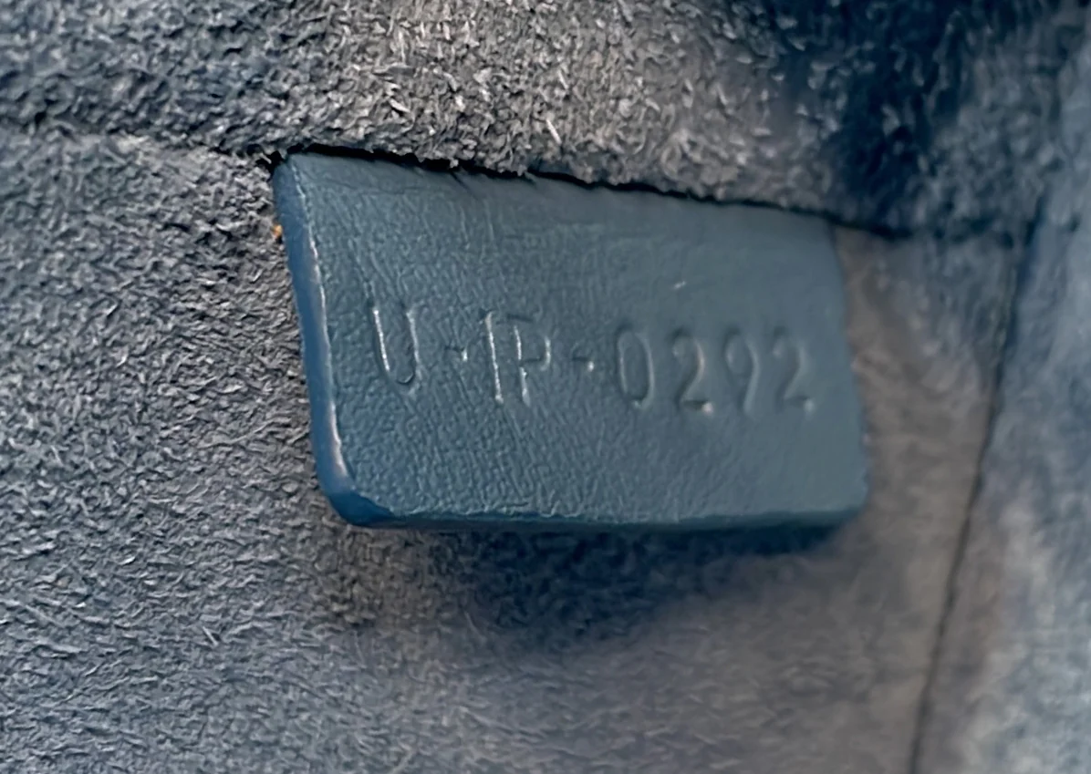 Cuir Triomphe Box Bag Leather Small - Deep Luxury