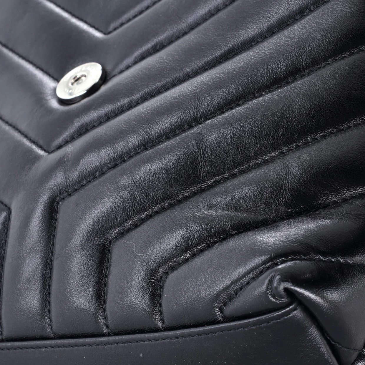 Loulou Shoulder Bag Matelasse Chevron Leather Small - Deep Luxury