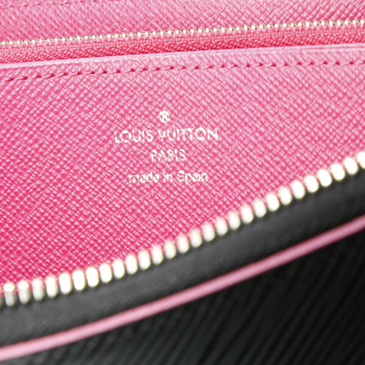 Zippy Wallet Epi Leather - Deep Luxury