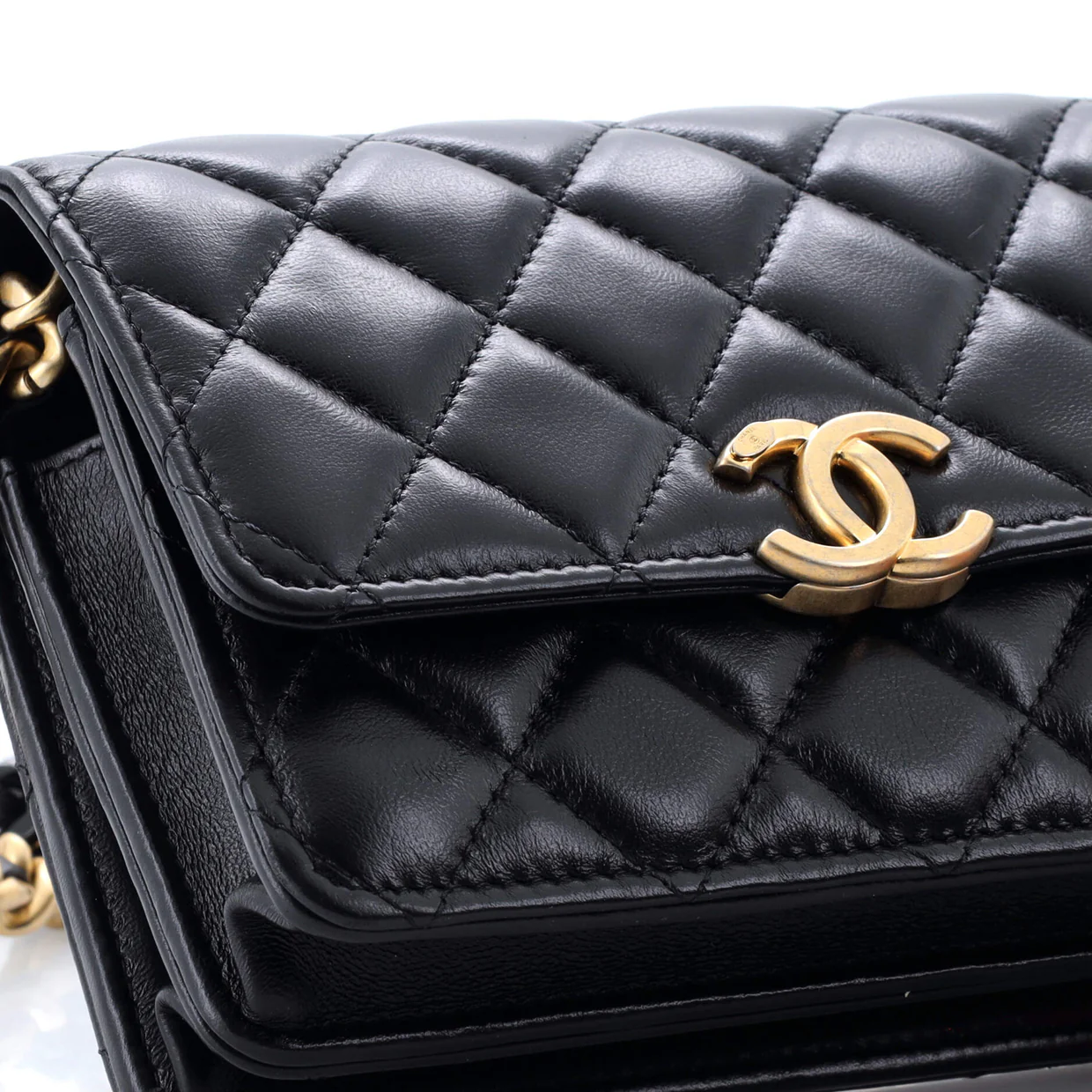 Lacquered Metal CC Clutch with Chain Quilted Lambskin - Deep Luxury