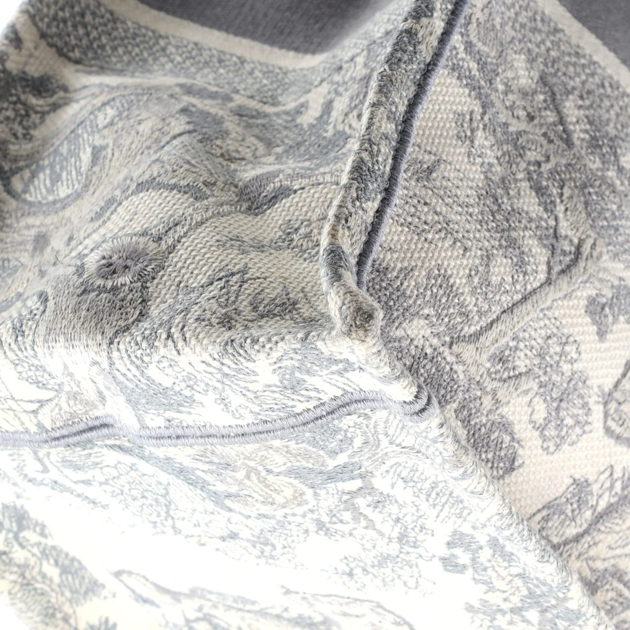 Book Tote Embroidered Canvas Large - Deep Luxury