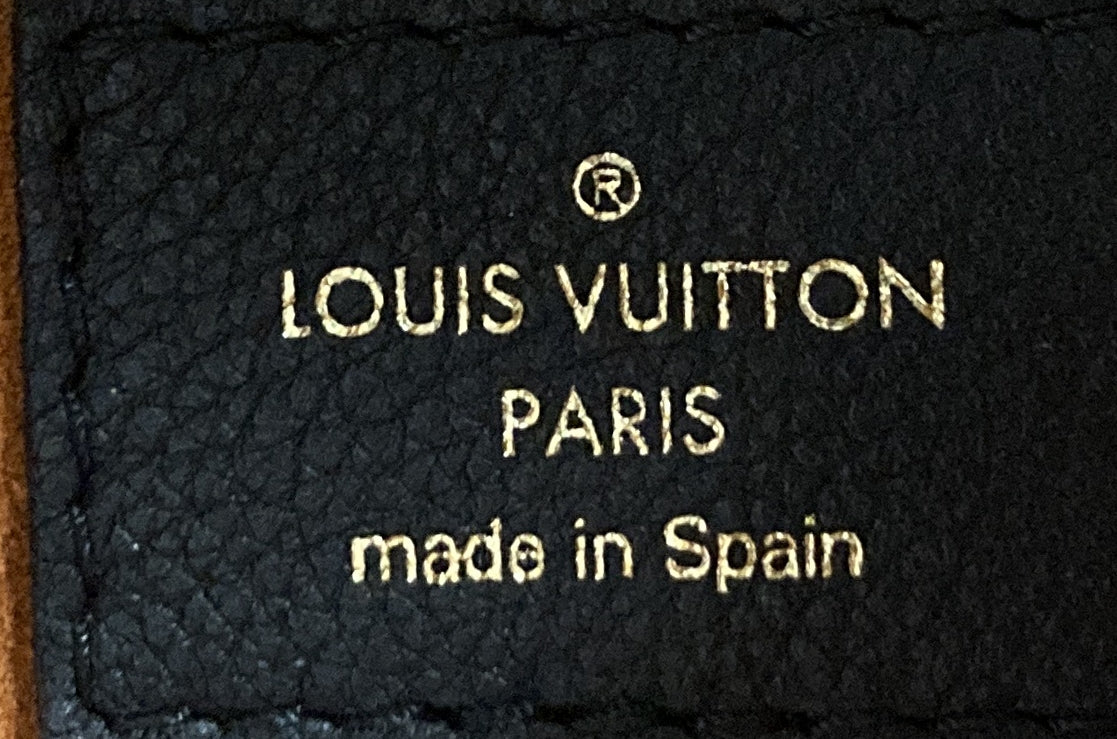 Low Key Hobo Calfskin MM - Deep Luxury