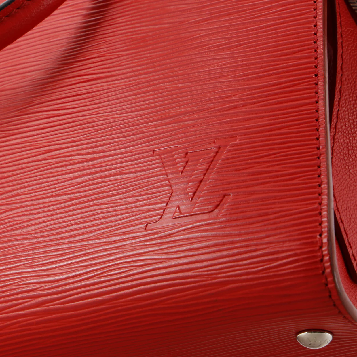 Vaneau Handbag Epi Leather MM - Deep Luxury