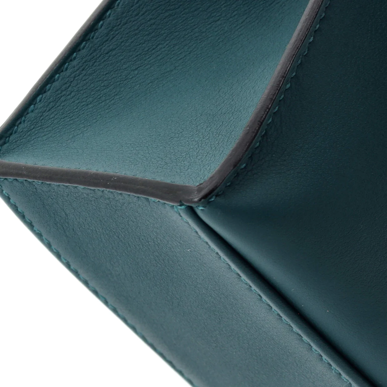 Kelly Pochette Swift - Deep Luxury
