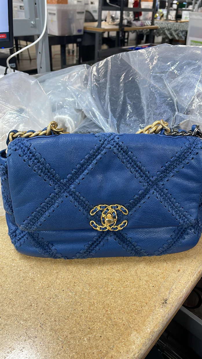 19 Flap Bag Crochet Quilted Calfskin Medium - Deep Luxury