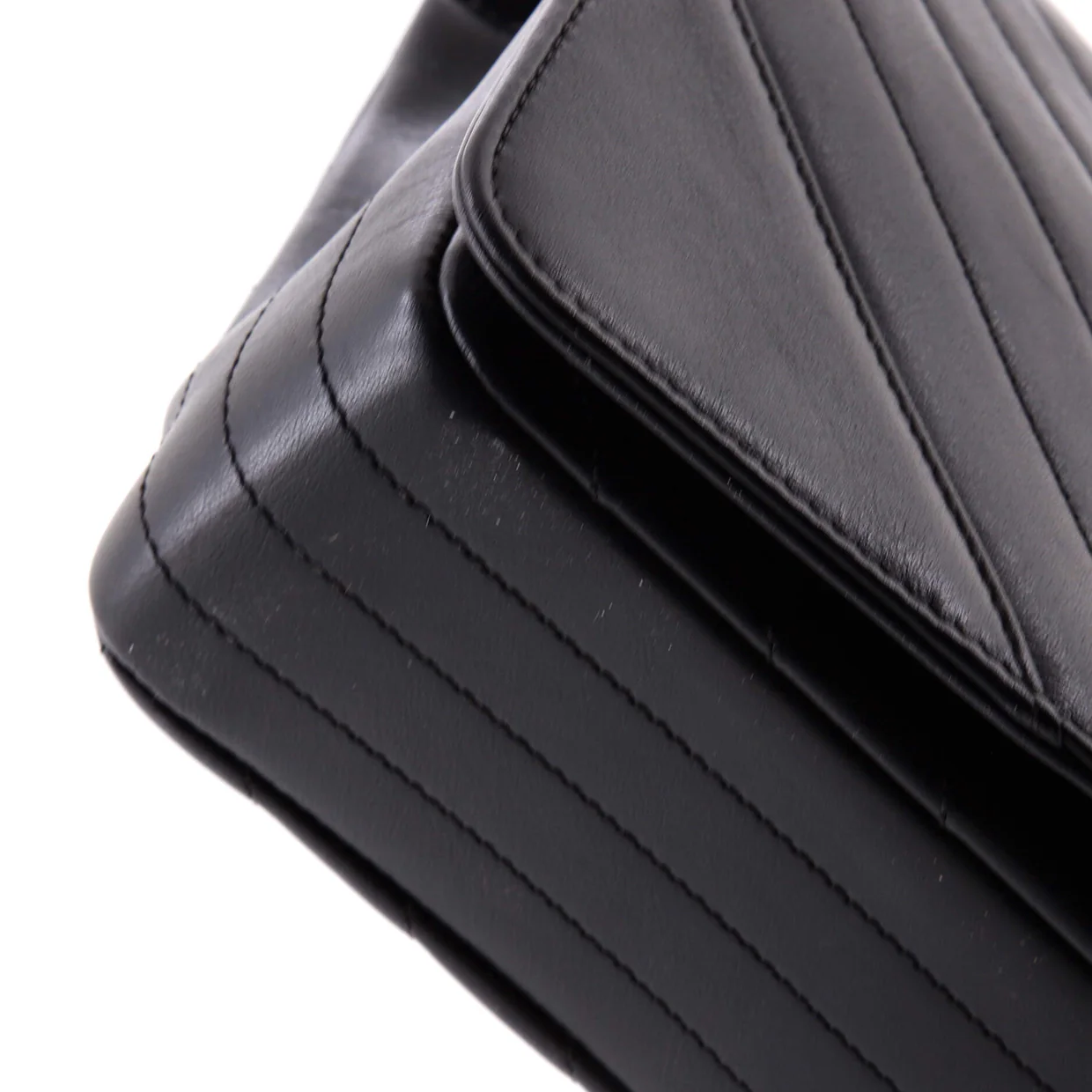 Statement Flap Bag Chevron Calfskin Medium - Deep Luxury