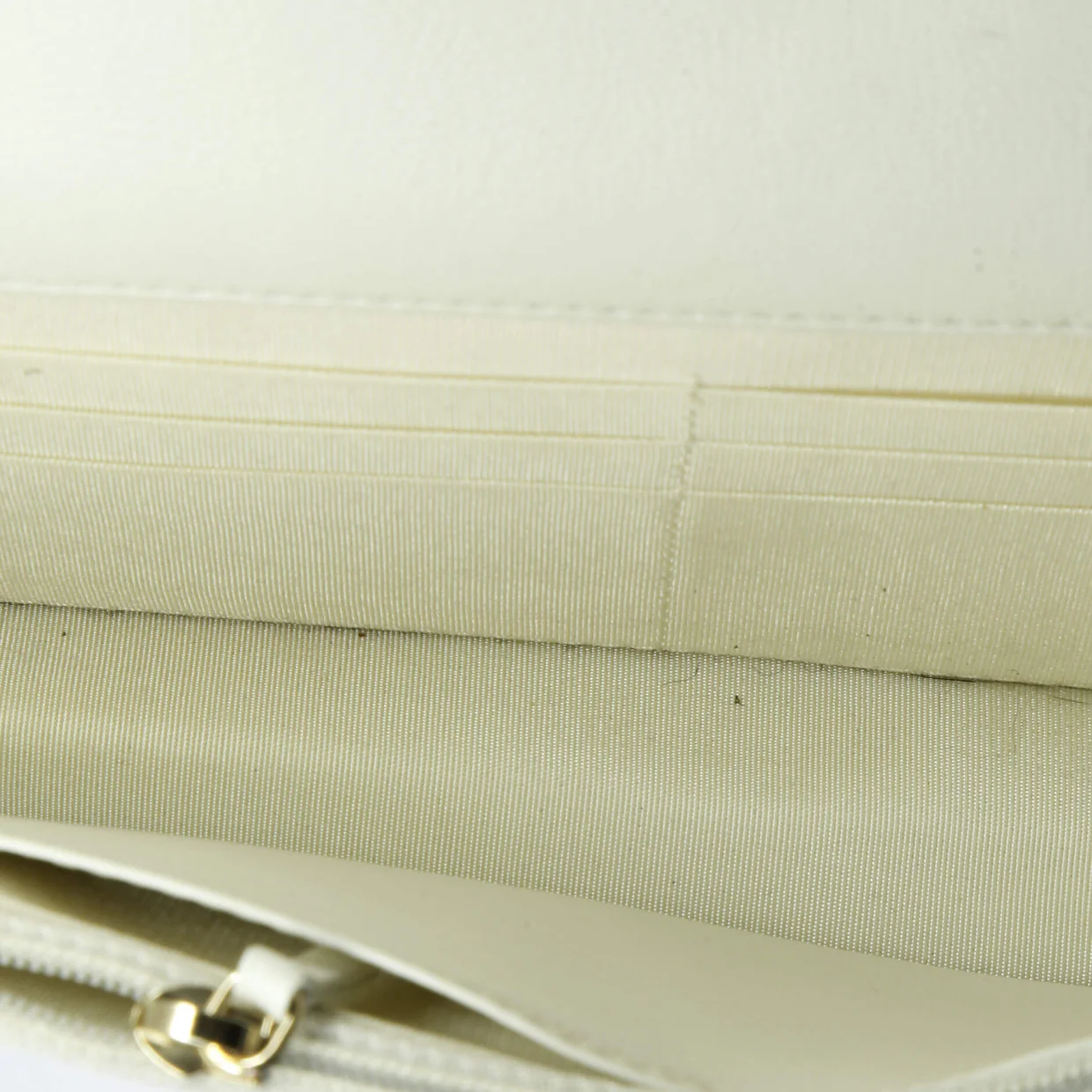 19 Wallet on Chain Quilted Goatskin - Deep Luxury
