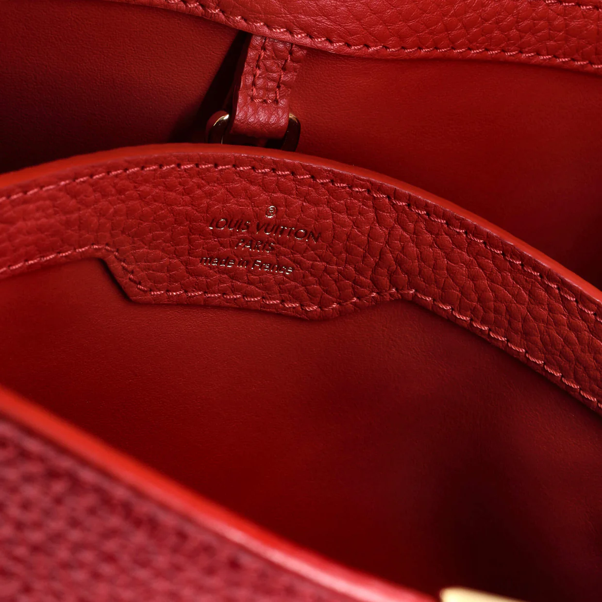 Capucines Bag Leather PM - Deep Luxury