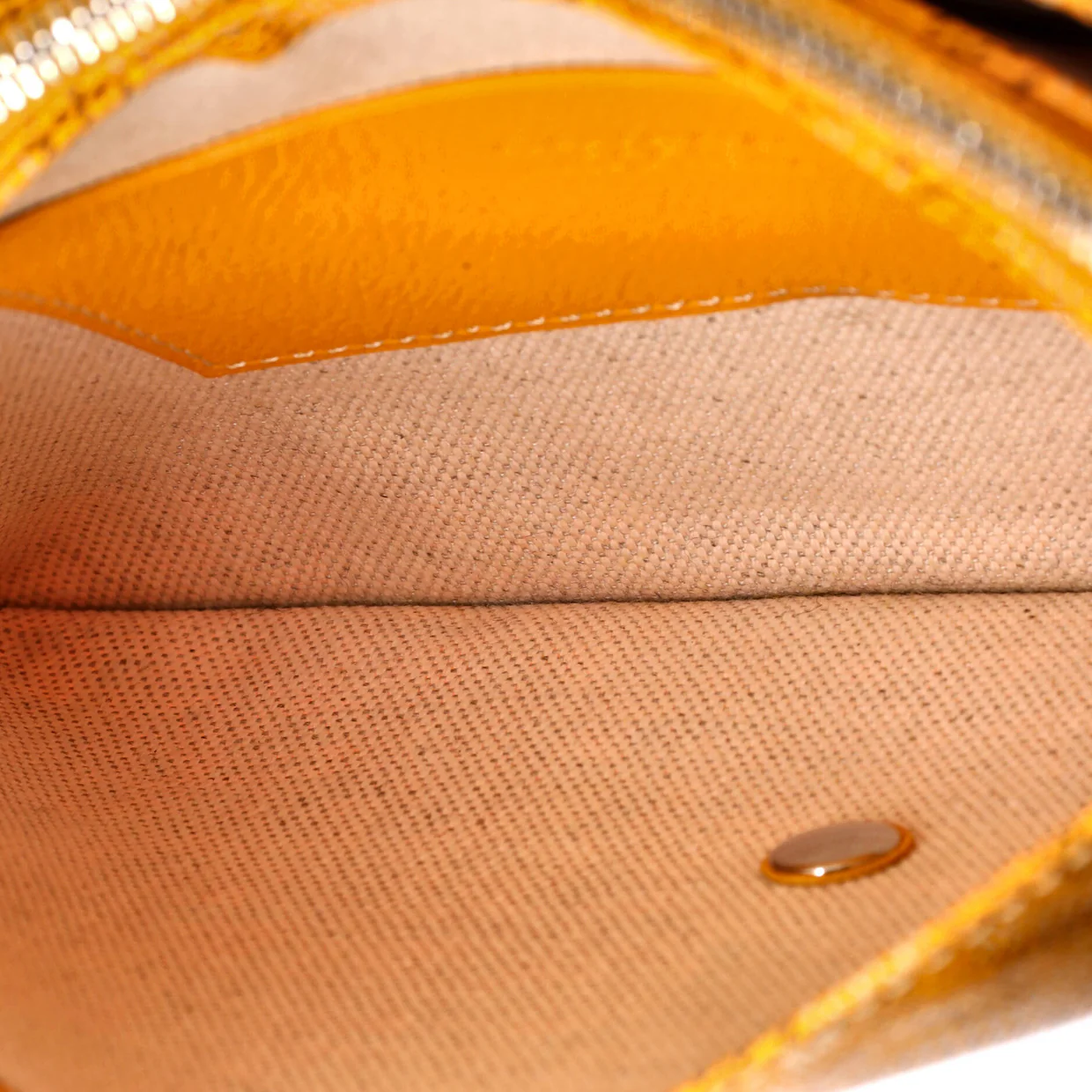 Charm O Case Pouch Chevron Lambskin Medium - Deep Luxury