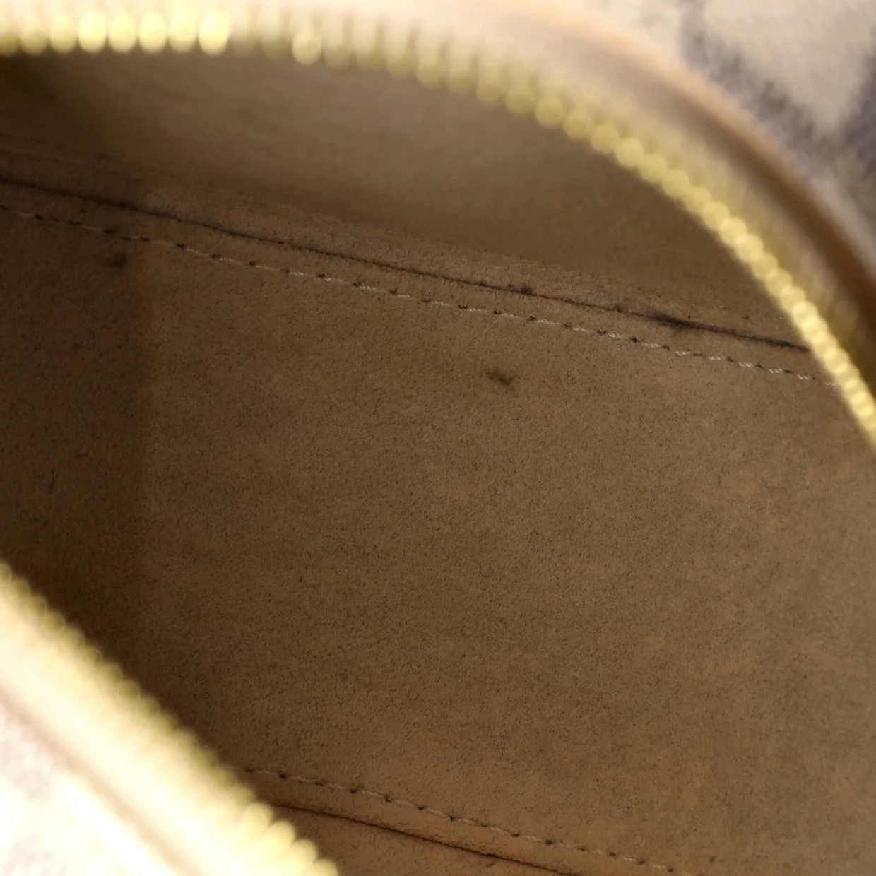 Boite Chapeau Souple Bag Damier PM - Deep Luxury