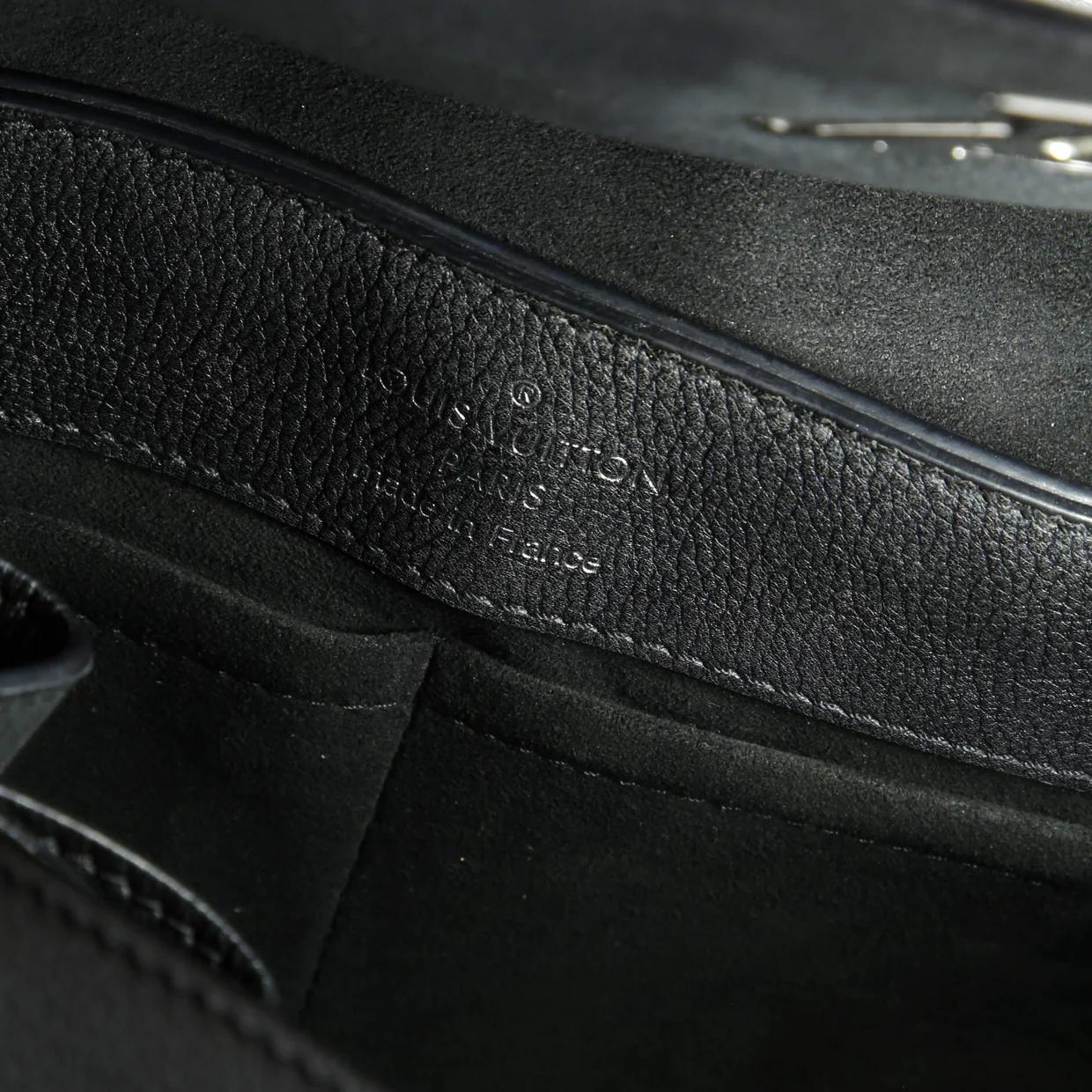 Lockme Ever Handbag Leather MM - Deep Luxury