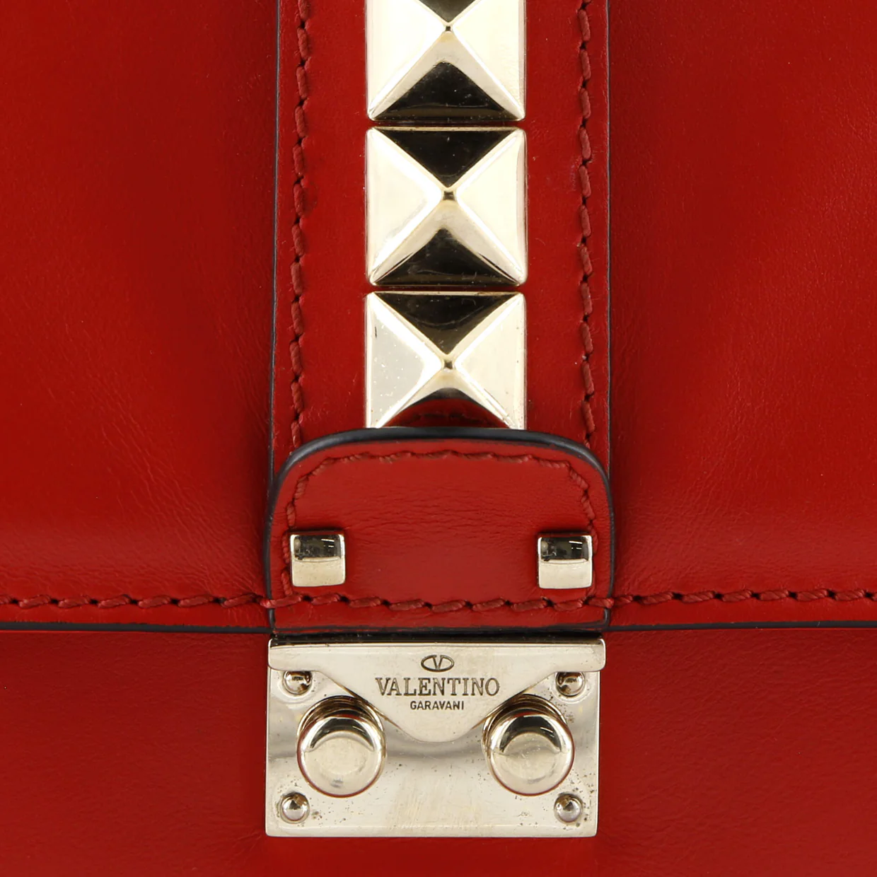 Glam Lock Shoulder Bag Leather Medium - Deep Luxury