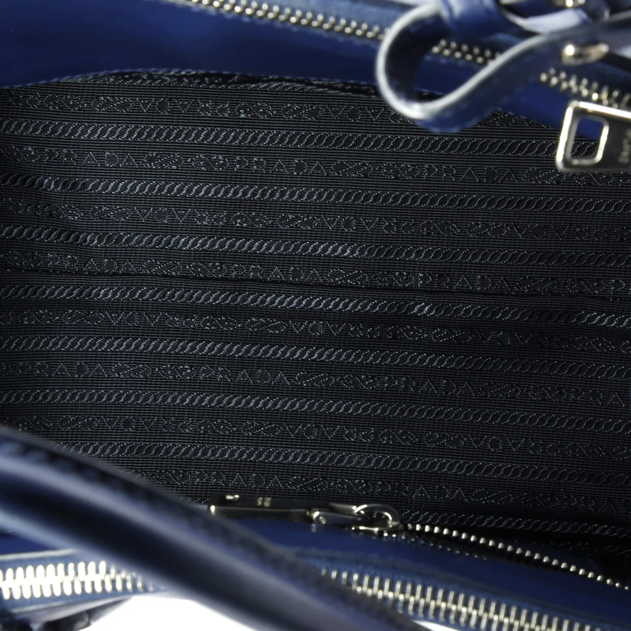 Tassel Twin Pocket Tote City Calf Small - Deep Luxury