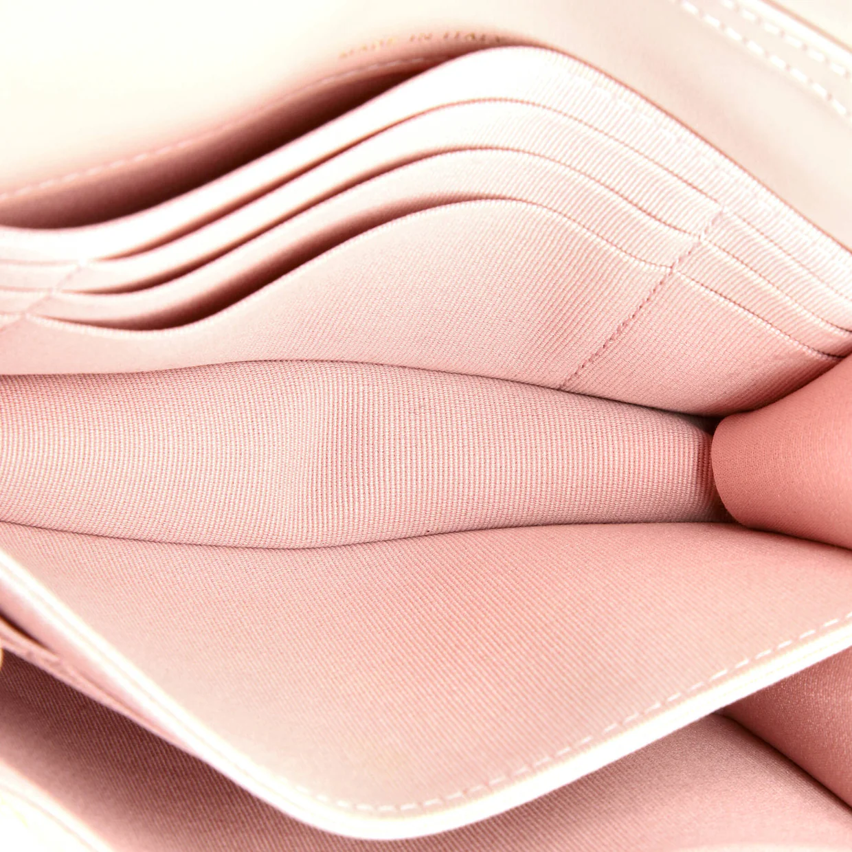 Pearl Samba Resin Wallet on Chain Quilted Calfskin - Deep Luxury