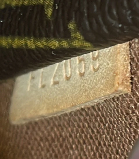 Totally Handbag Monogram Canvas PM - Deep Luxury