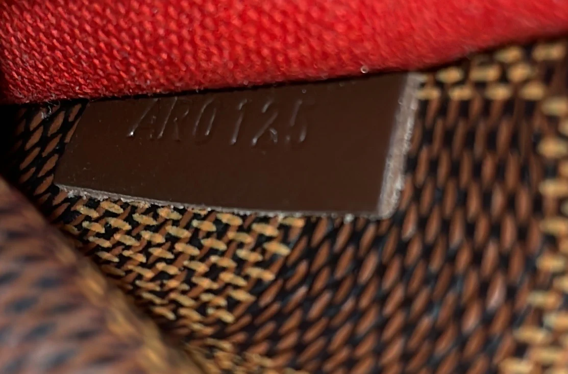 Totally Handbag Damier MM - Deep Luxury