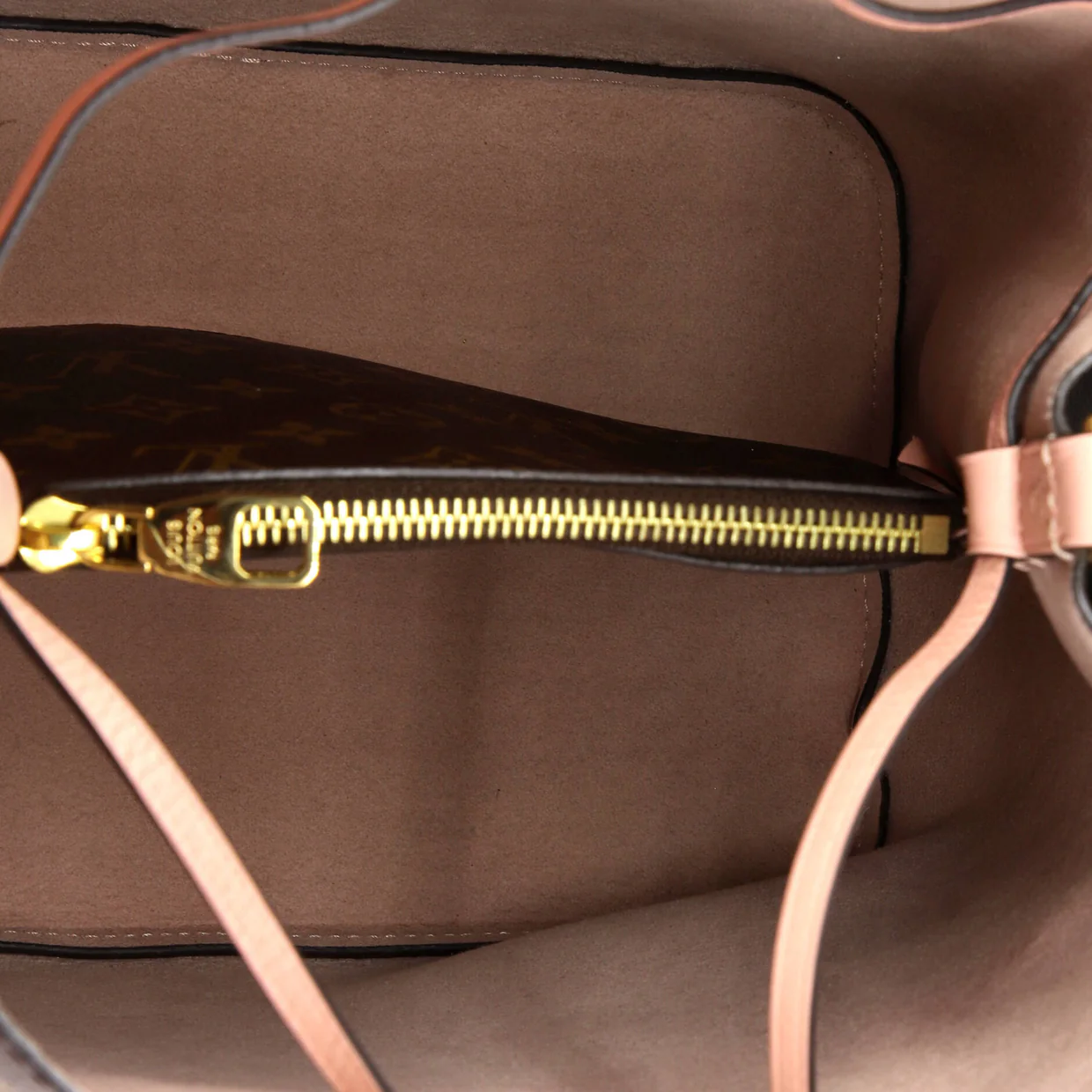 NeoNoe Handbag Monogram Canvas MM - Deep Luxury