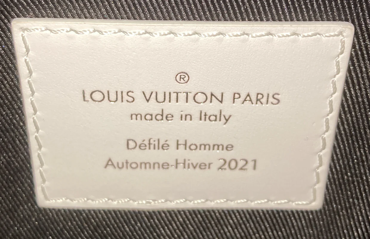 Newspaper Pouch Printed Leather - Deep Luxury