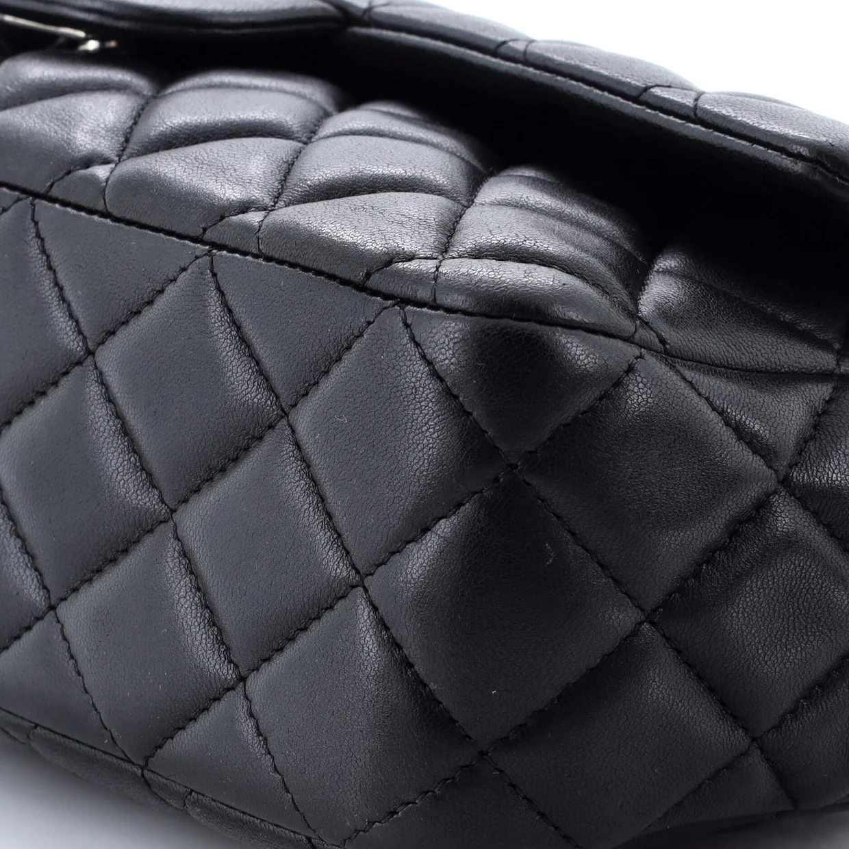 Valentine Crystal Hearts Flap Bag Quilted Lambskin Medium - Deep Luxury